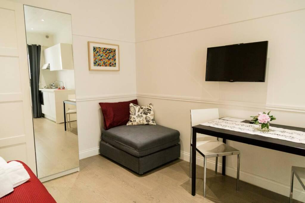 Casa Alessandra Colosseo Roma Ngoại thất bức ảnh